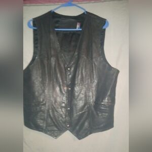 Men's Black Leather riding Vest Sz XL & Made in America solid no patches